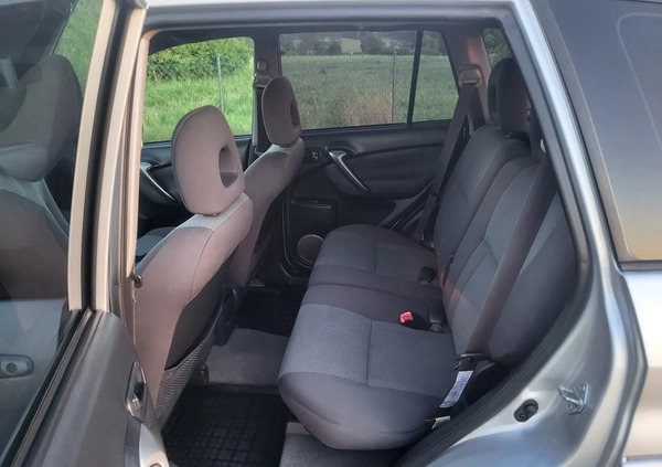 Toyota RAV4 cena 19900 przebieg: 226000, rok produkcji 2004 z Piekary Śląskie małe 497